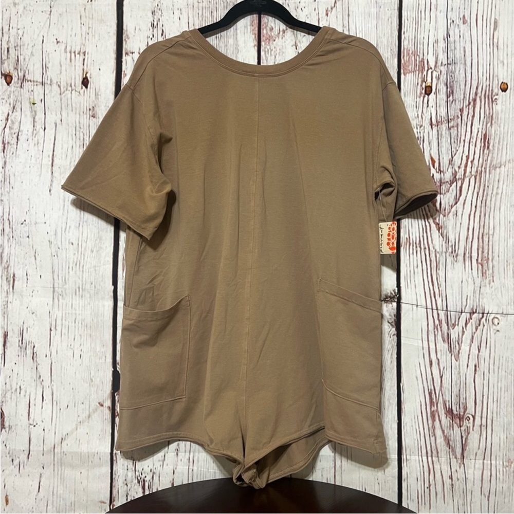 Free People FP Movement Hot Shot Tee Romper in Large Mocha. T-Shirt Romper NWT - Picture 3 of 16